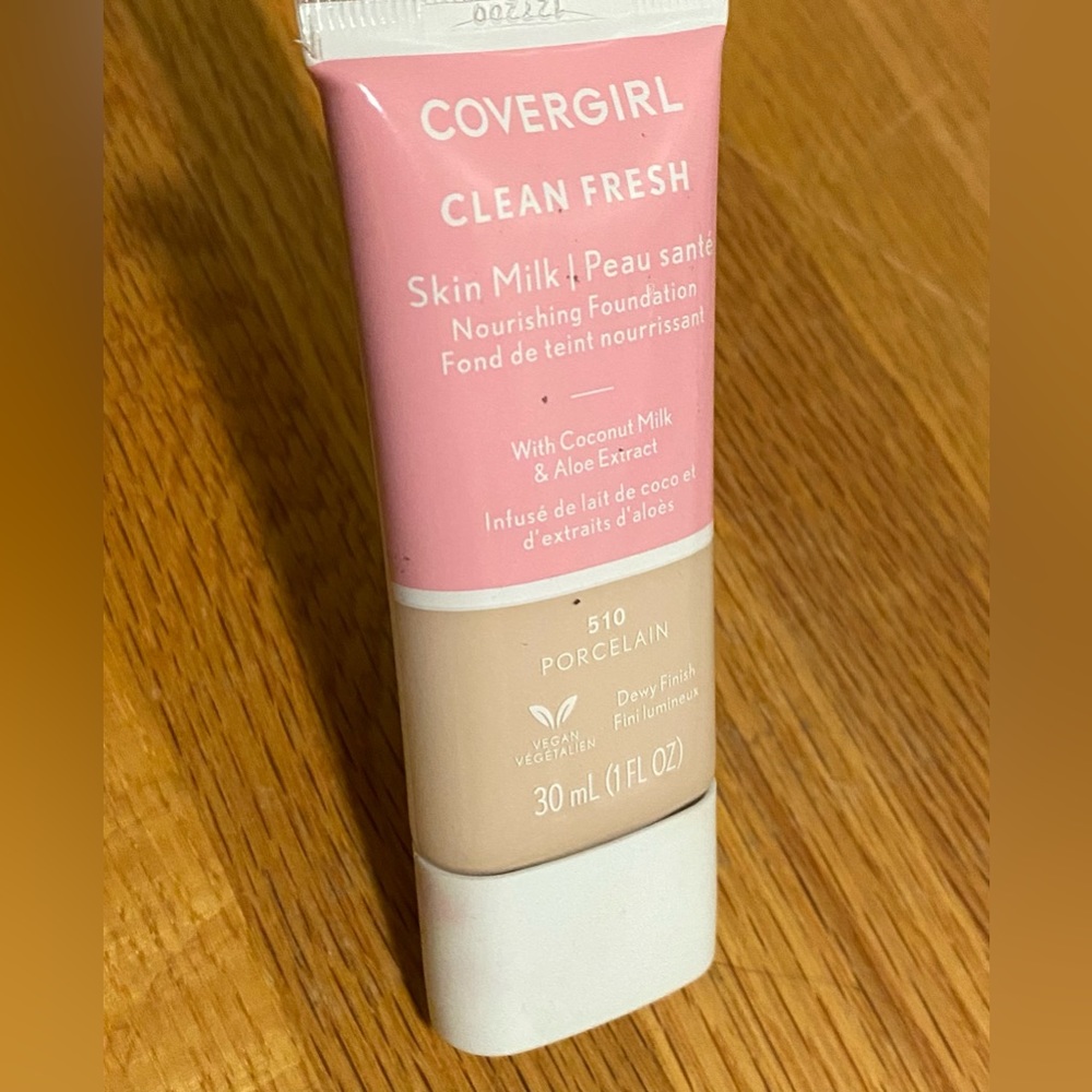 Skin milk nourishing foundation
